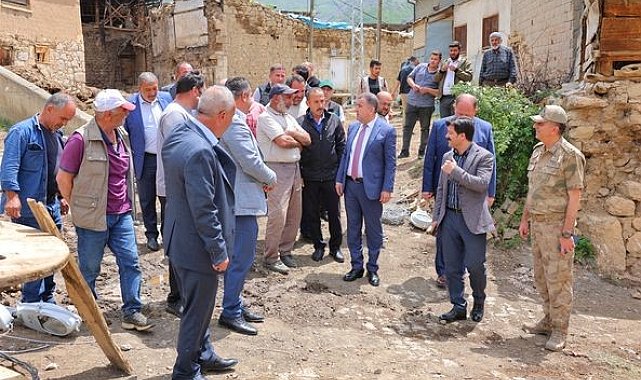 Vali Eldivan köylerde incelemede bulundu