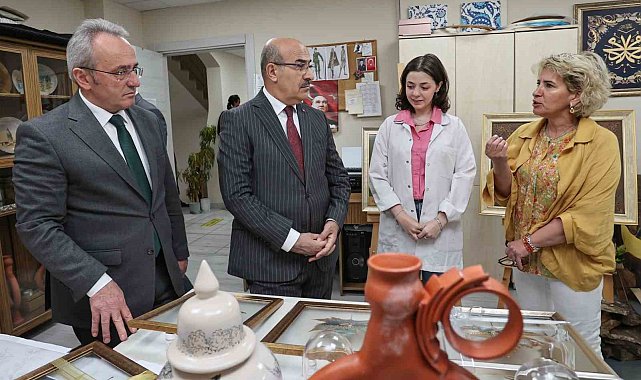 Vali Mahmut Demirtaş'tan tarihi liseye ziyaret