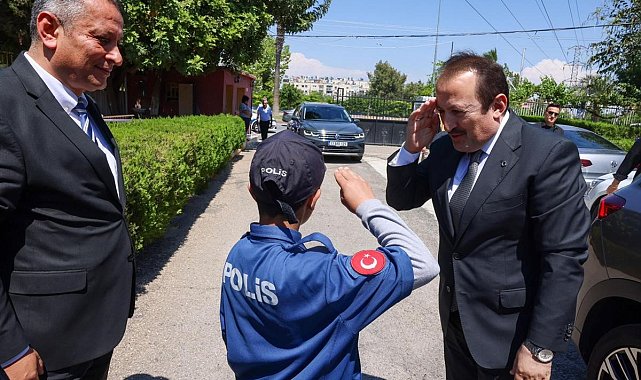 Vali Pehlivan, engellilerin hazırladığı resim ve el sanatları sergisini gezdi