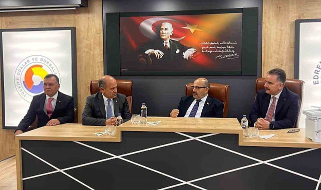 Vali Ustaoğlu, Edremit Ticaret Odası'nı ziyaret etti