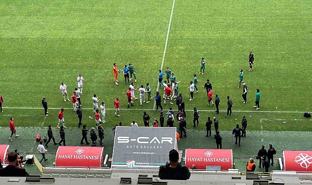 Vanspor FK, Bursaspor maçında sahadan çekildi