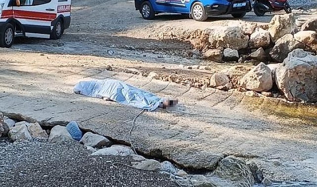 Yabancı baba kızı kurtarmak isterken boğuldu