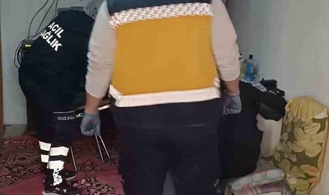 Yalnız yaşayan yaşlı adam evinde ölü bulundu