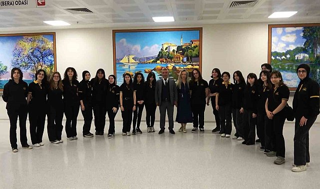 Yalova'da hastane koridorları sanat galerisine döndü