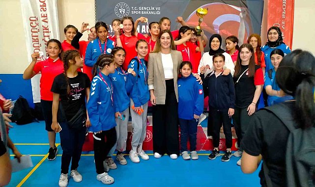 Yeşilay Spor Kulübü turnuvada 13 madalya kazandı