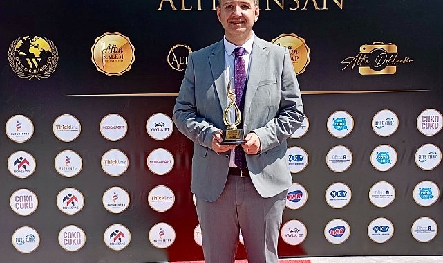 Yılın akademik altın kalem ödülünün sahibi oldu