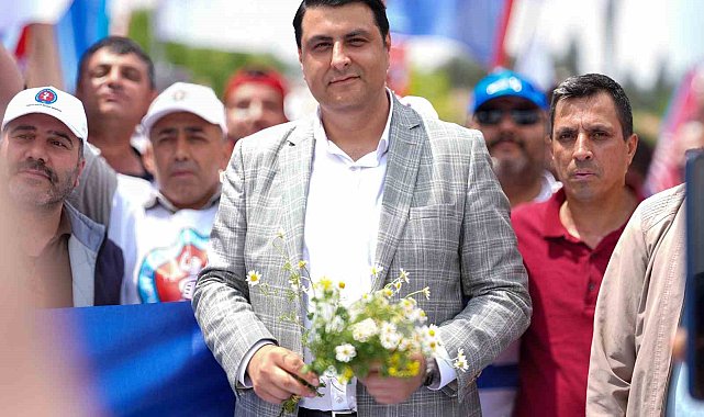 Yılmaz, işçinin bayram coşkusuna ortak oldu