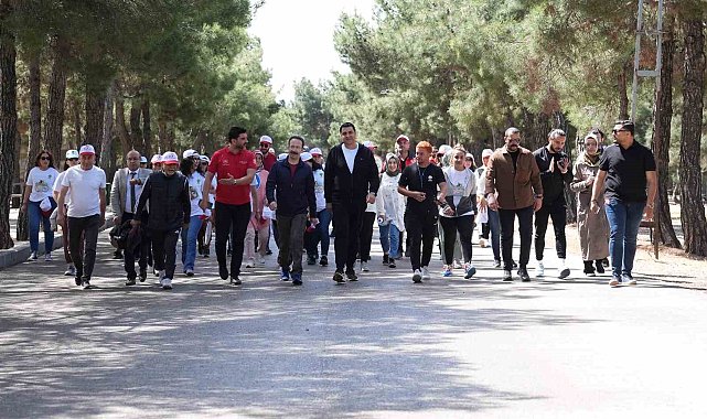 Yılmaz, sağlıklı yaşamı teşvik etmek için yürüdü