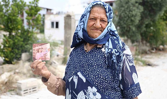 Yok olan memleketini terk etmeyen kadın, herkesin hayali olan o ülkeyi elinin tersiyle itiyor