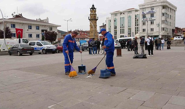 Yozgat'ta temizlik ve inşaat işçileri, 1 Mayıs'ı çalışarak geçirdi