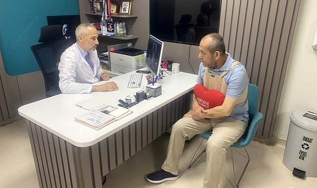 Yüksek riskli, şah damarı ve kalp operasyonunu 2. kere atlatan Sürer: "35 yıldır içtiğim sigarayı bıraktım"