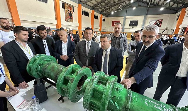 Yüksekova'da 'Bilim Fuarı' sergisine büyük ilgi