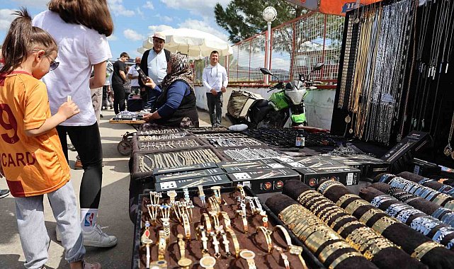 Yükselen altın fiyatları işportacılara yaradı