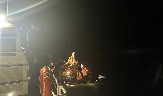 Yunan unsurları Ayvacık açıklarında 3'ü çocuk, 14 kaçak göçmeni ölüme terk etti