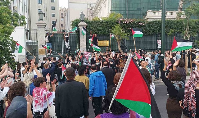 Yunanistan'da Filistin'e destek gösterisine polis müdahalesi