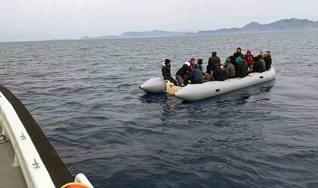 Yunanistan'ın geri ittiği düzensiz göçmenler kurtarıldı