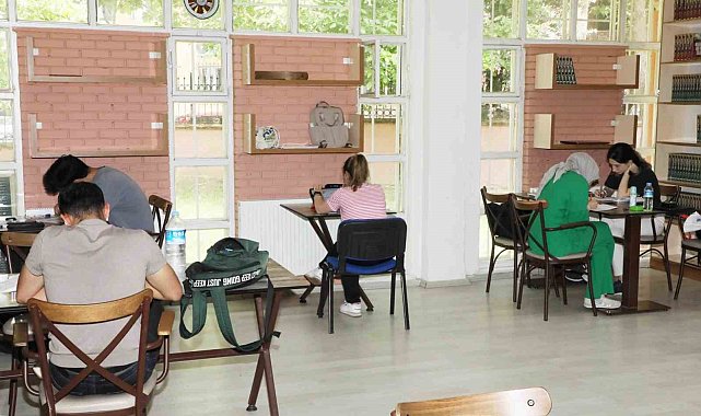 Yunusemre'de kitapseverler kütüphanelerden faydalanıyor