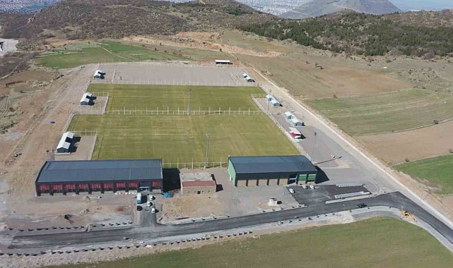 Yüzme takımı, bin 850 metre rakımda hazırlıklarını sürdürüyor