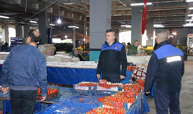 Zabıta denetimlerini sürdürüyor