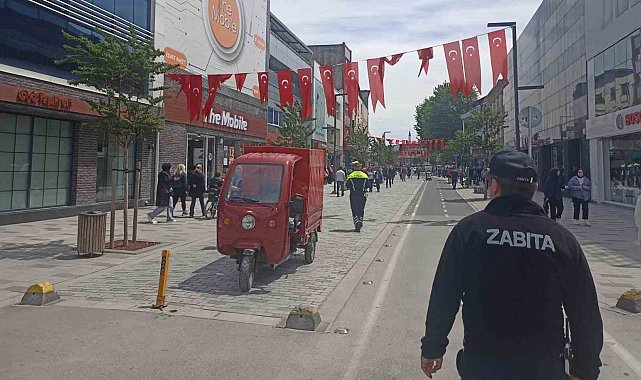 Zabıtadan yaya yollarında motosiklet denetimi