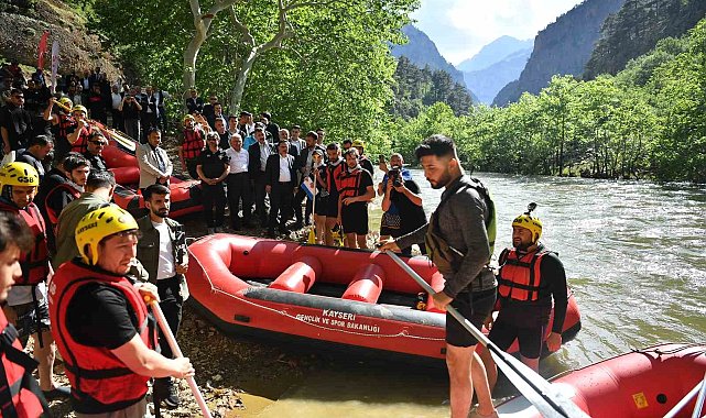 Zamantı Irmağı'ndaki "rafting" yarışının startı verildi