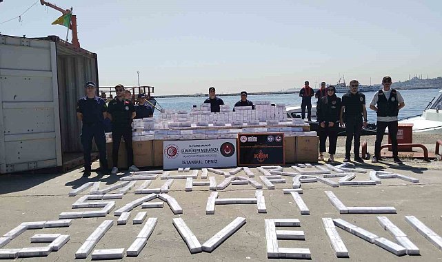 Zeytinburnu açıklarında 144 bin 280 paket kaçak sigara ele geçirildi
