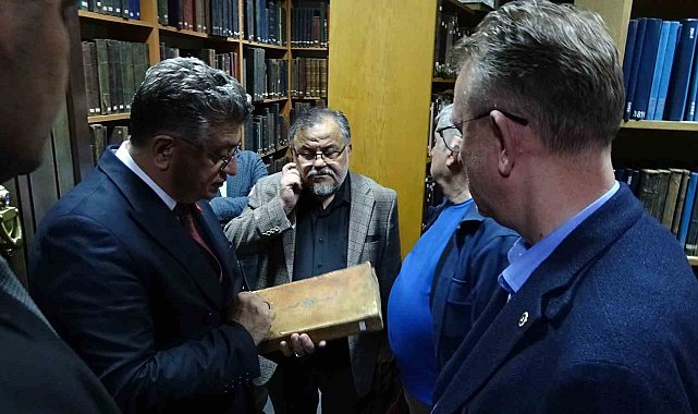 Zeytinoğlu Yazma Eser Kütüphanesi'ndeki kitaplar dijital ortamda