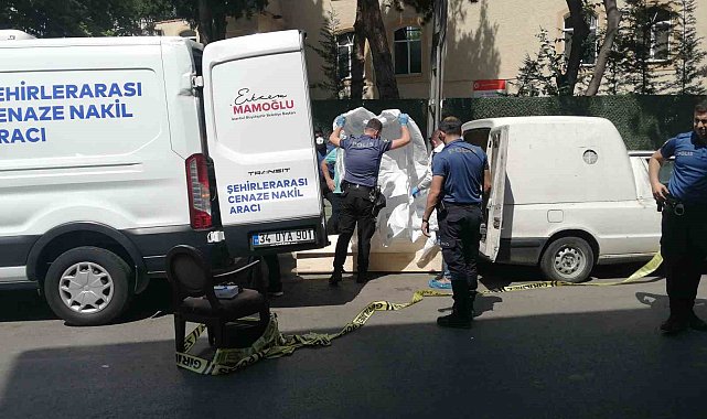 10 yıldır yaşadığı aracın içerisinde hayatını kaybetti