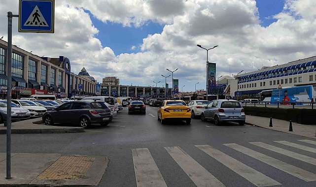 15 Temmuz Demokrasi Otogarı'nda emniyet ekiplerinden şoför ve yolculara bilgilendirme yapıldı