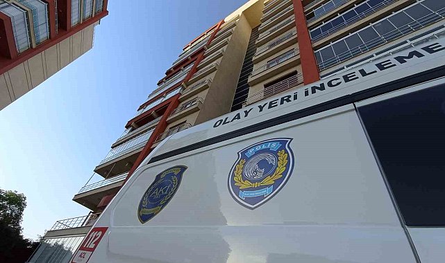 16 yaşındaki çocuk evdeki silahla oynarken kendini vurdu