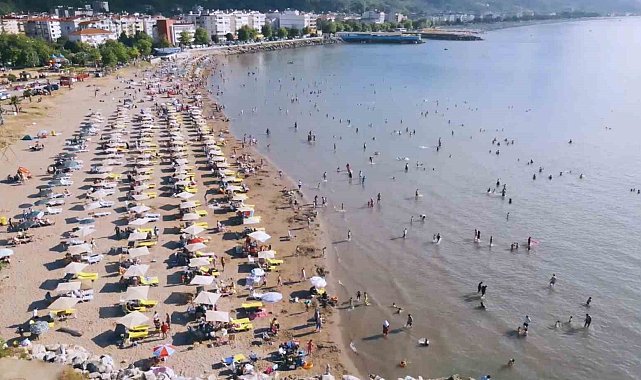 22 bin nüfuslu ilçeye bayram tatili akını: Hem denizin hem de doğanın tadını çıkardılar