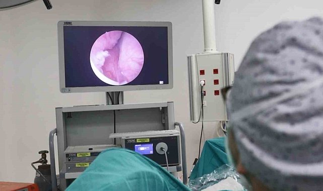 22 yıllık doktor ilk kez şahit oldu: Kapalı yöntemle 350 gram prostat çıkarıldı