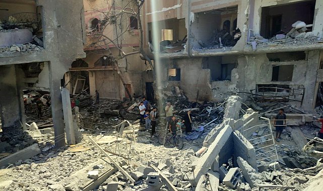 274 kişiye mezar olan Nuseyrat kampındaki aileler evlerine dönmeye başladı