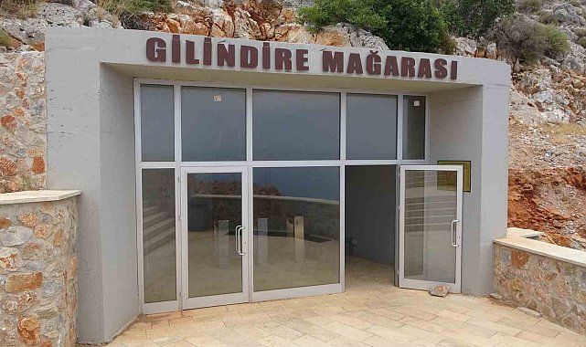 30 milyon yıl önce oluştu, 351 basamakla iniliyor