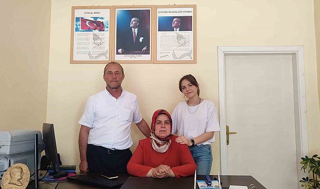 31 Mart'ta eşi, 2 Haziran'da kendisi muhtar oldu