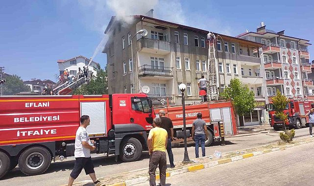 4 katlı binadaki yangın paniğe sebep oldu