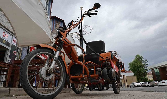 60 yıl önce Ankara'dan aldığı motosikletleri Sivas'ta sergiliyor