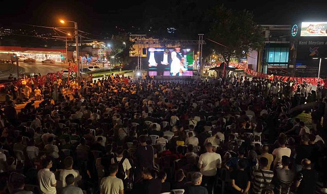 A Milli Futbol Takımı Almanya'da, Bursalılar meydanlarda coşku yaşadı