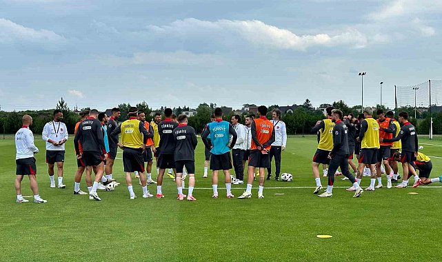 A Milli Futbol Takımı, Polonya maçı hazırlıklarını sürdürdü
