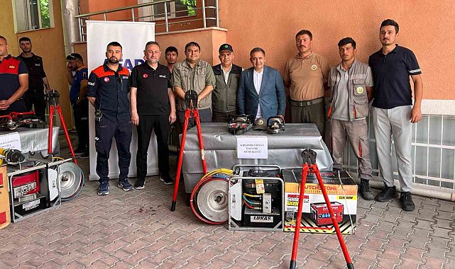 AFAD, 3 ilçeye acil müdahale ekipmanı gönderdi