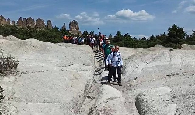 Afyonkarahisar'da 115 dağcı, Frig Yolları'nda yürüdü