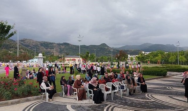 Afyonkarahisar&#039;da &#039;Genç gönüllüler çocuk gönüllerle buluşuyor&#039; projesinin kapanışı yapıldı