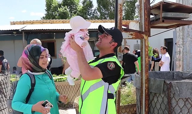 Ailelerinin bindiği araçlar için polis telsizinden şüpheli ihbarı yapıldı