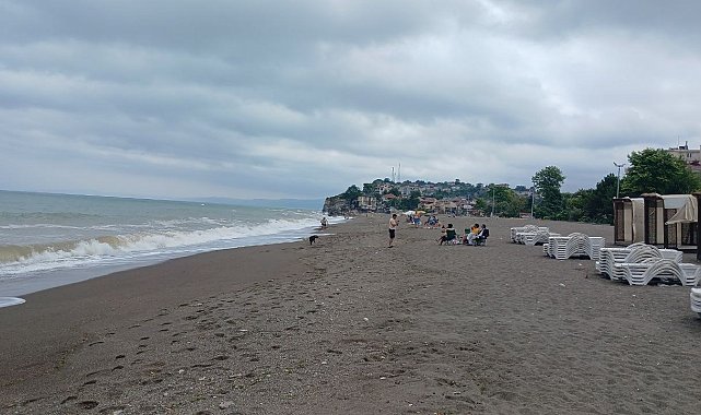 Akçakoca'da bazı plajlar hariç denize girişler yasak