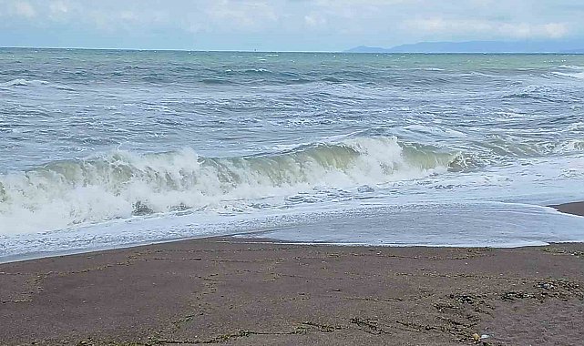 Akçakoca'da denize girişler yasaklandı