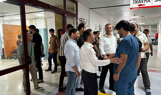 Aküzüm sağlıkçılarla bayramlaştı