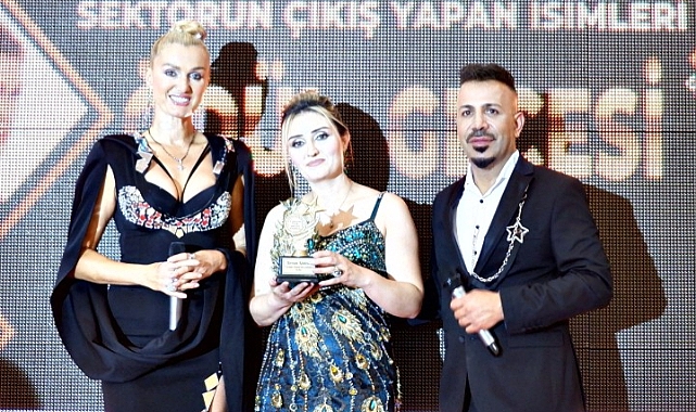 Alanında Eğitimci Kariyerinde Ödüllü