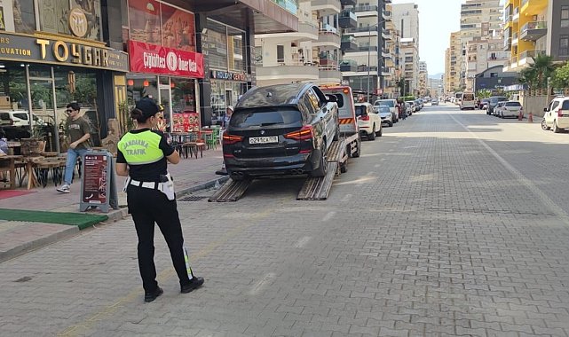 Alanya'da 9 araca men cezası, aranan 1 şahıs yakalandı