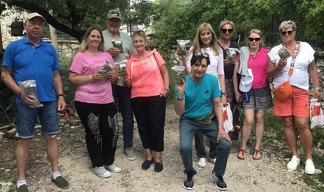 Alman turistler yıllardır aradıkları şifayı Antalya'nın doğasında buldular