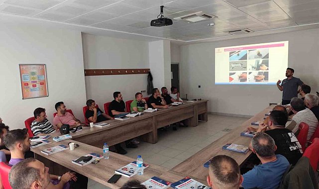 Ambulans sürüş eğitimi verildi